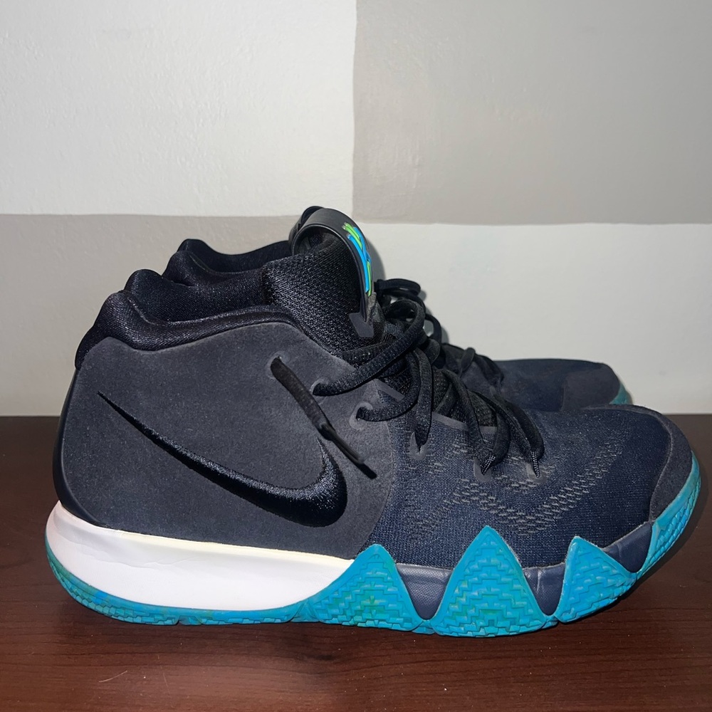 Nike Kyrie 4 Dark Obsidian Think Twice